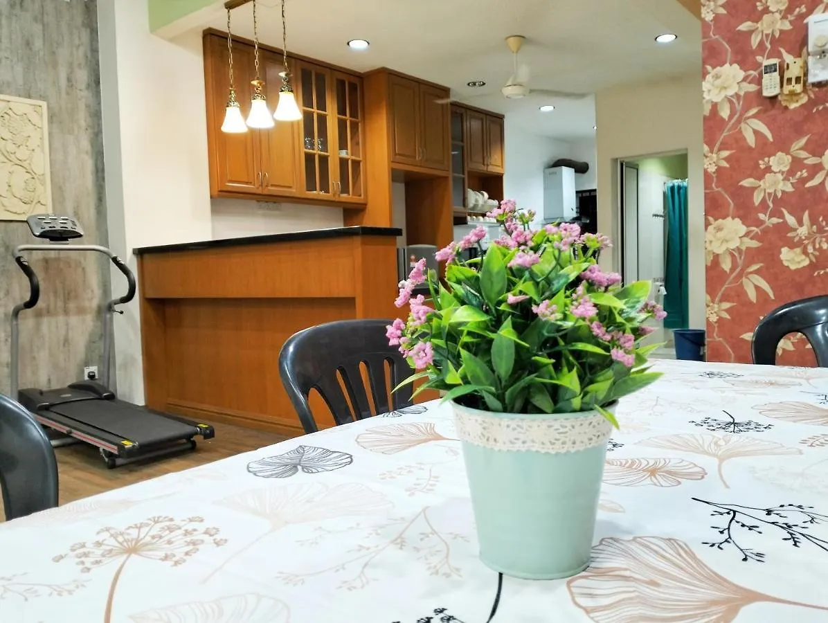 Jb Austin Perdana Homestay@Simple Comfy For 11Pax Johor Bahru Holiday home