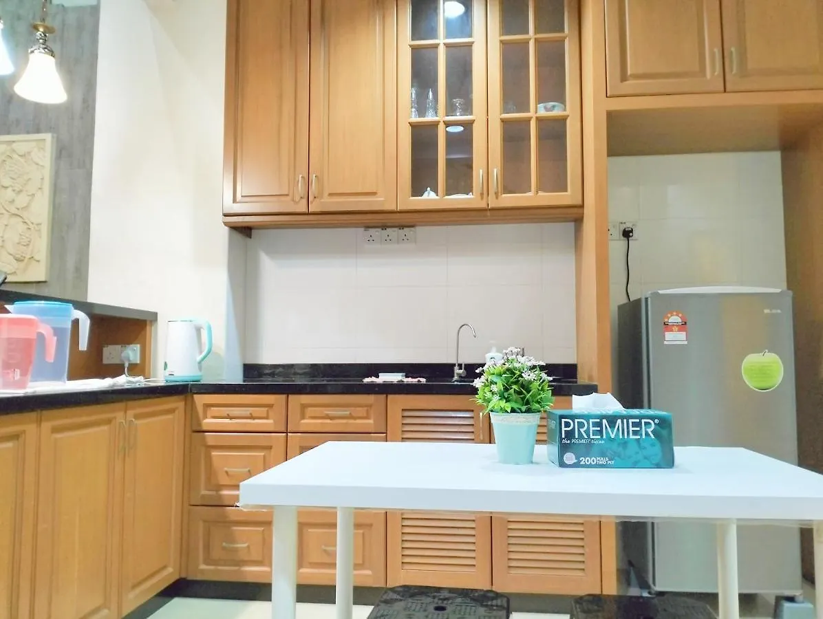 Holiday home Jb Austin Perdana Homestay@Simple Comfy For 11Pax Johor Bahru