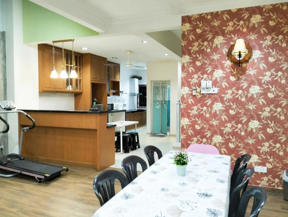 Jb Austin Perdana Homestay@Simple Comfy For 11Pax Johor Bahru 0*,  Malaysia