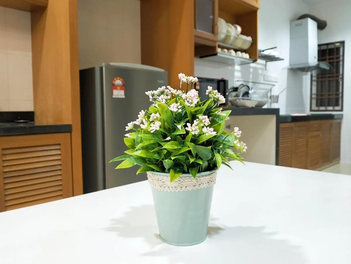 Jb Austin Perdana Homestay@Simple Comfy For 11Pax Johor Bahru
