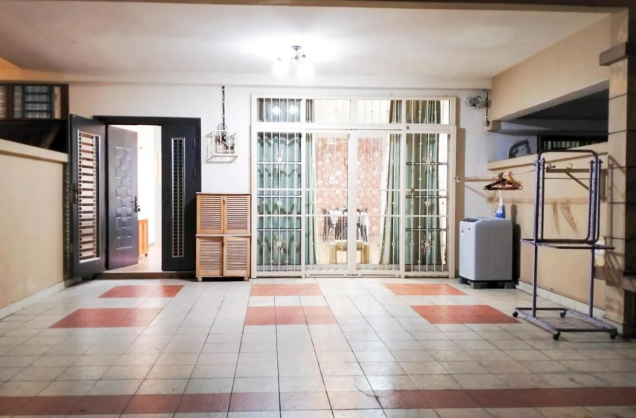Jb Austin Perdana Homestay@Simple Comfy For 11Pax Johor Bahru Semesterbostad
