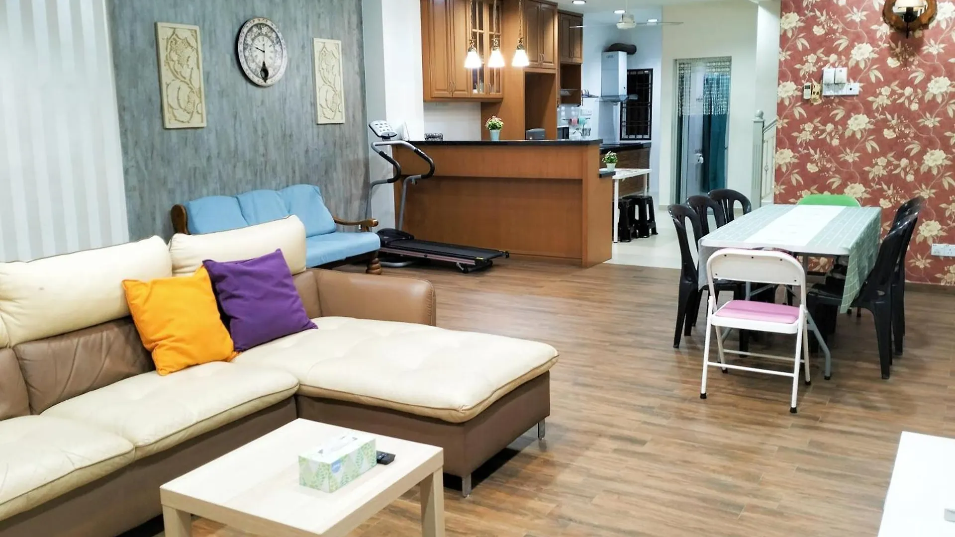 Semesterbostad Jb Austin Perdana Homestay@Simple Comfy For 11Pax Johor Bahru